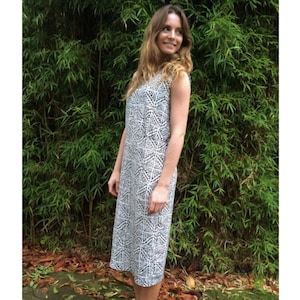 UK 12 80s  geometric print dress