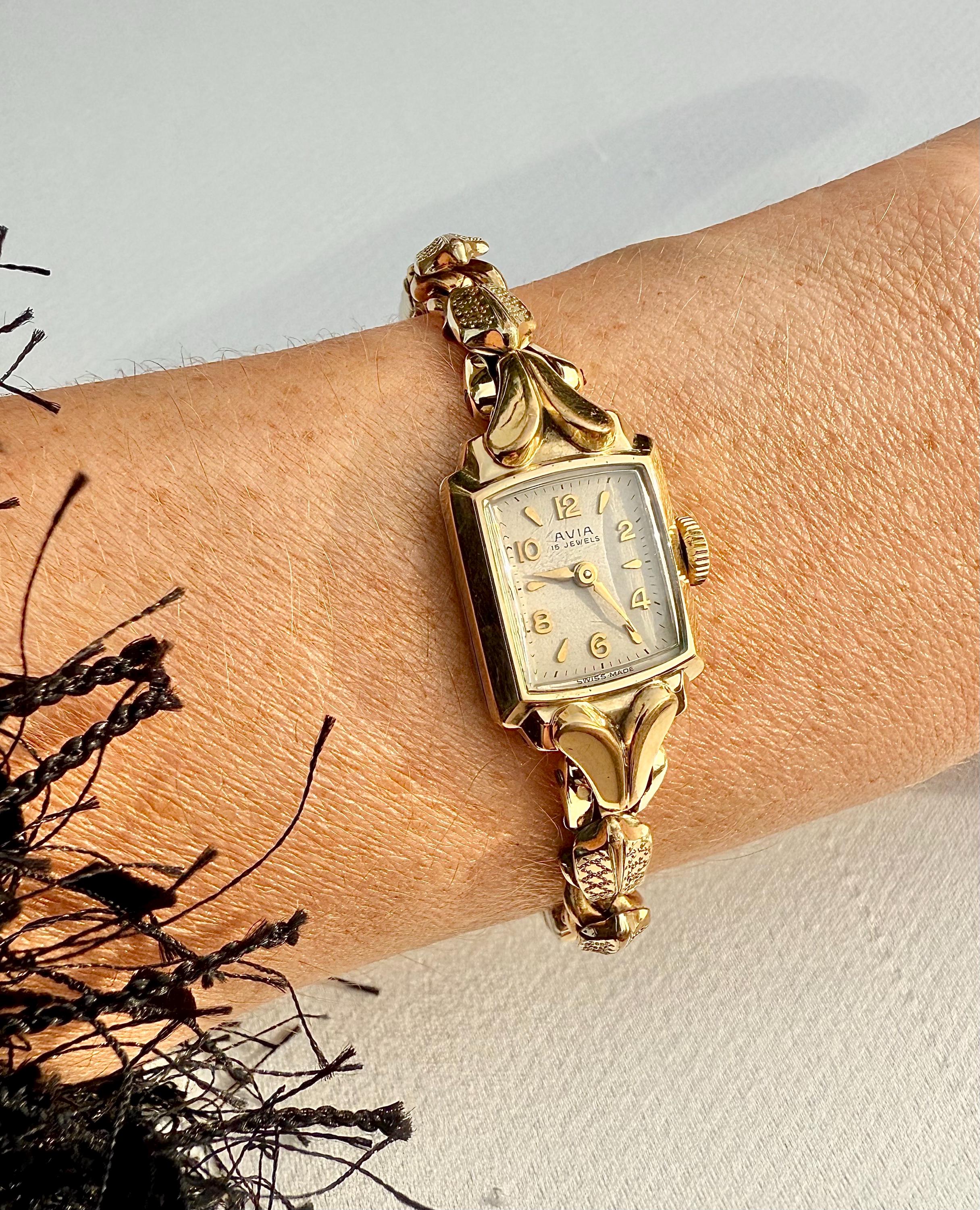 アヴィア　ゴールド　腕時計 Avia Gold Watch - Etsy