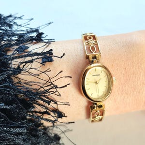 Ladies vintage gold quartz watch by SEKONDA / dainty vintage gold watch / Quartz watch  / Gold cocktail watch / Sekonda gold watch
