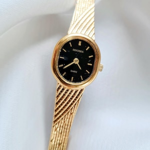 Ladies VINTAGE Gold plated watch by SEKONDA / Sekonda Quartz watch / dainty gold watch / Vintage gold quartz watch / gold cocktail watch