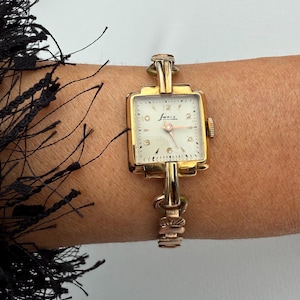 Vintage 1930s / 1940s art deco gold watch by LANCO / Gold dainty watch / Gold cocktail watch / Art Deco watch / Rolled Gold ladies watch