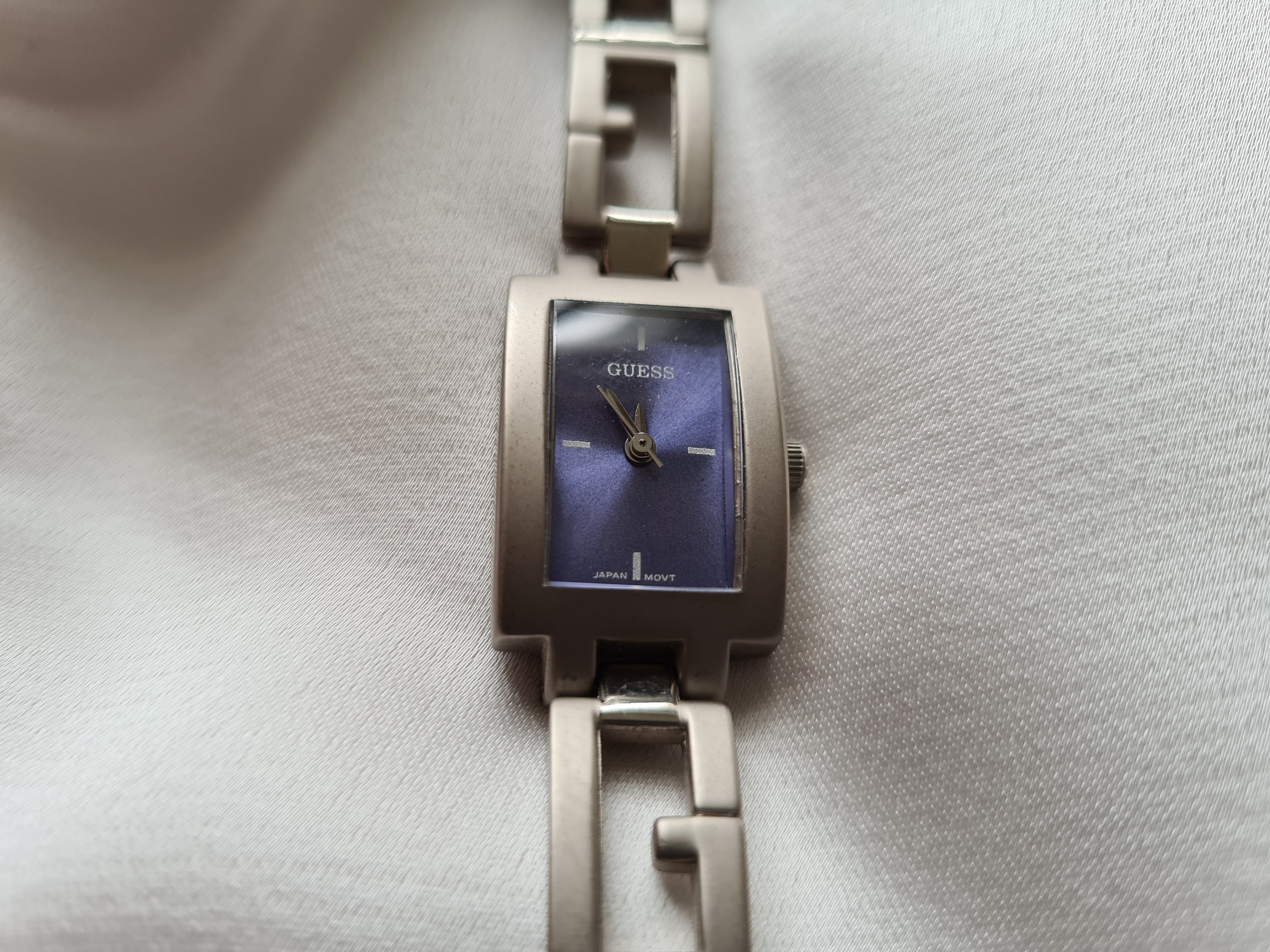 Vintage Guess Dress Watch / Fashion Watch / Metal Watch