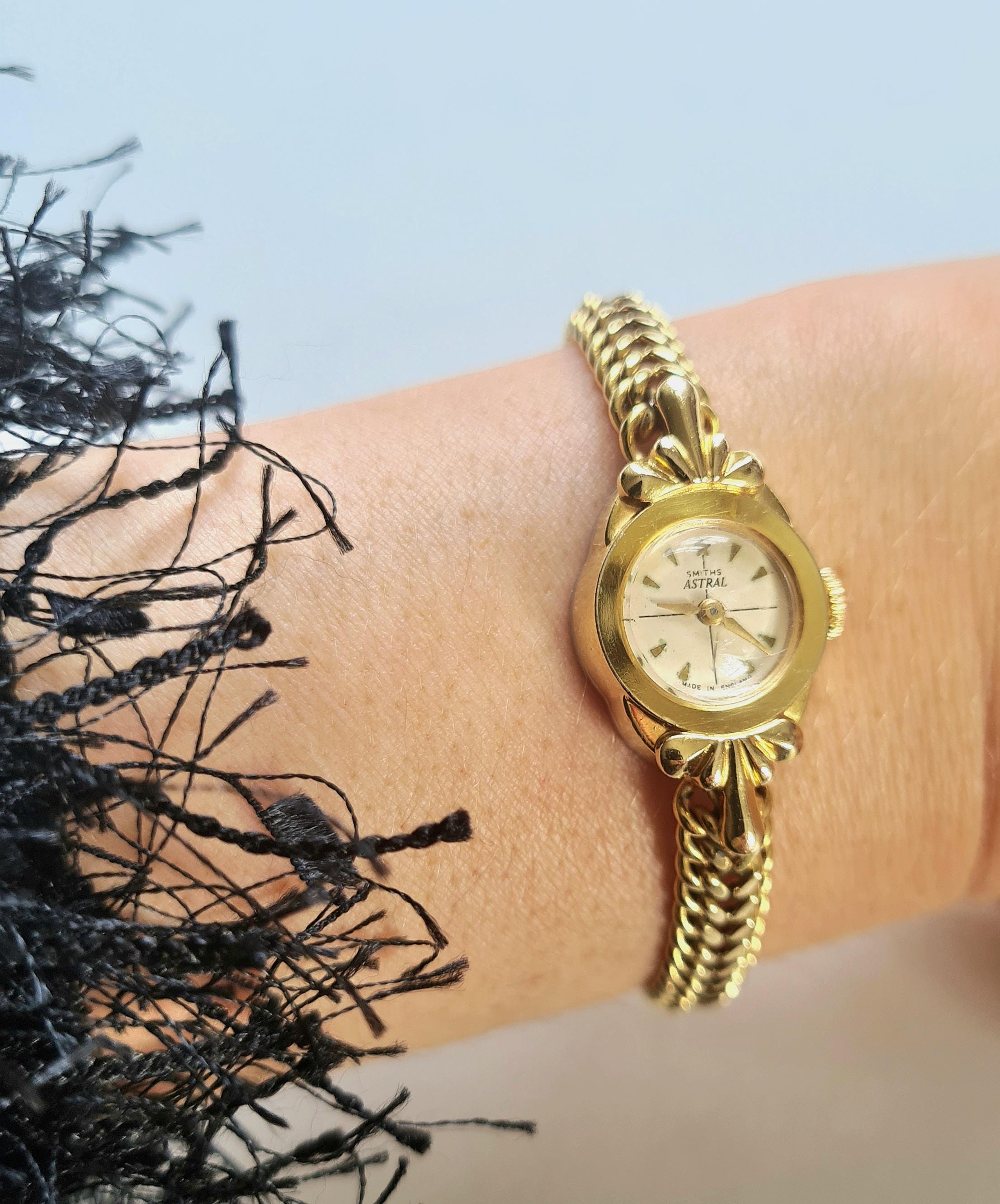 Vintage GOLD 1940s / 1950s Gold SMITHS ASTRAL Ladies Watch 