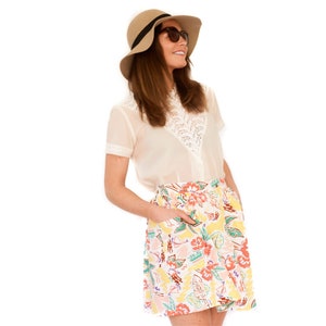 Vintage 80s multi coloured floral skirt UK 8 - 10 (small)