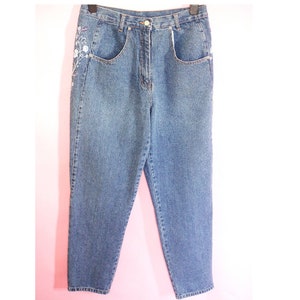 UK 12 Vintage embroidered mom jeans (floral embroidery)
