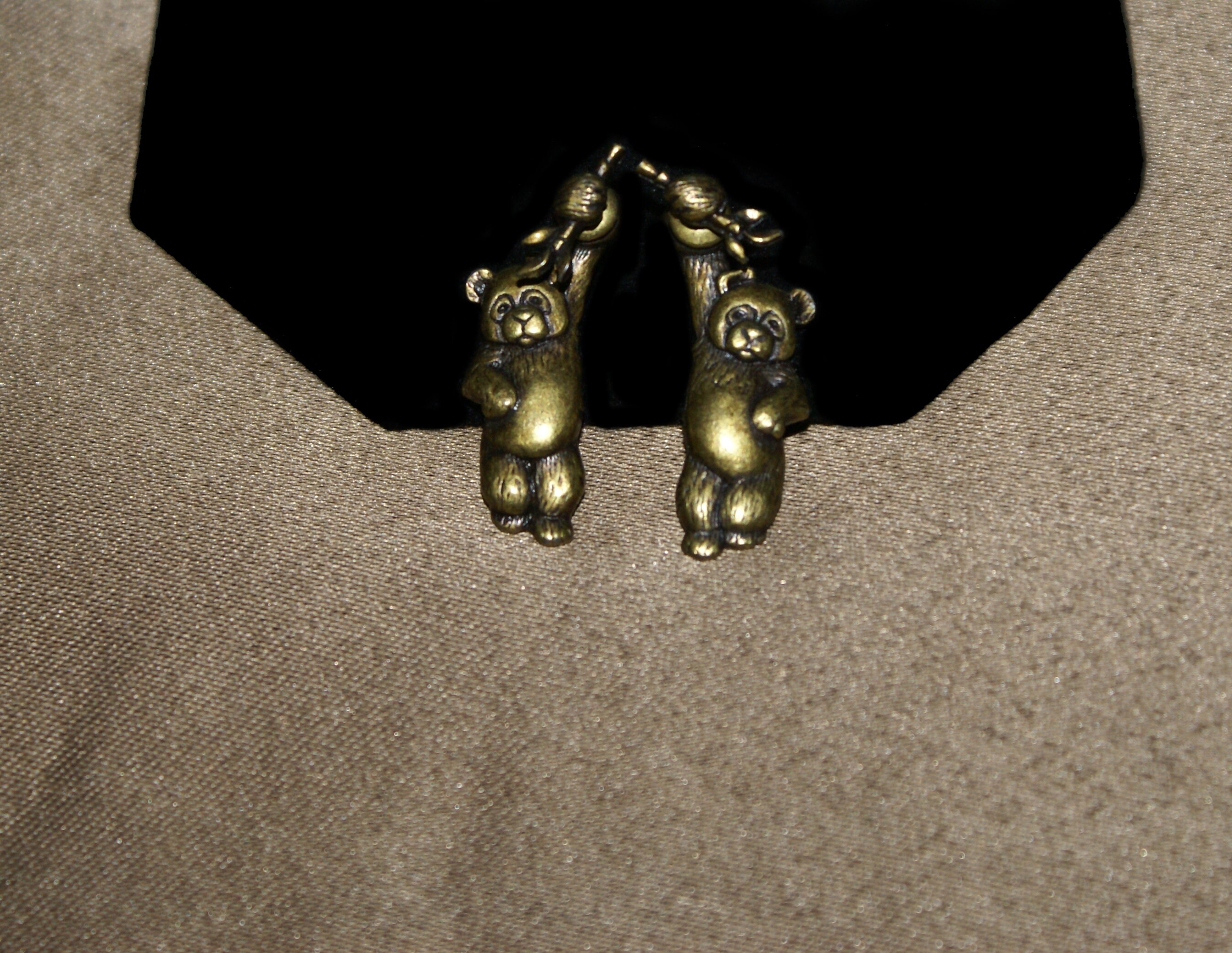 PENDIENTES DE ARO PEPITA DE PLATA Y TITANIO