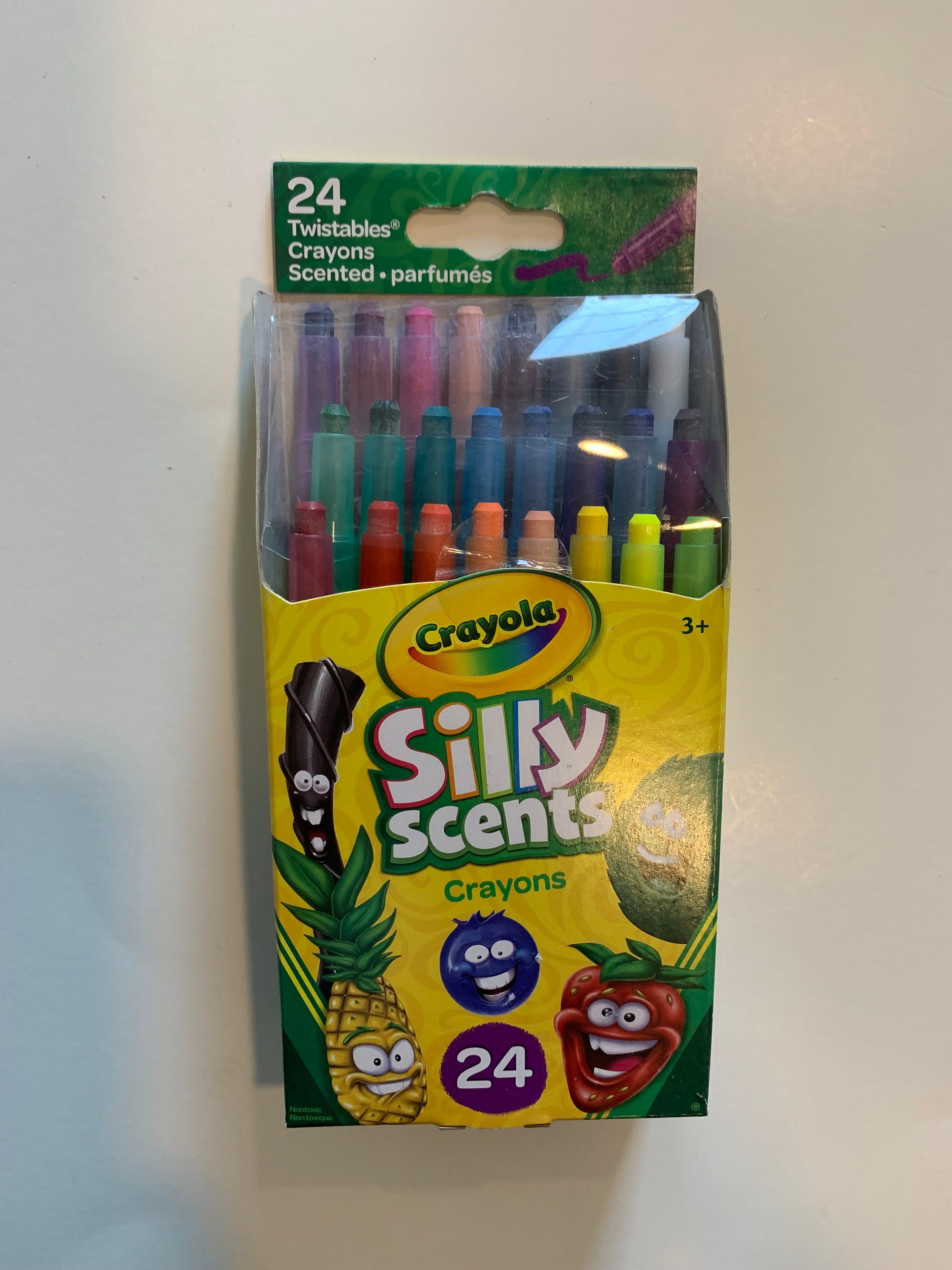 Twistable Colors, 24 Fat Crayons and Storage Case, pen0023