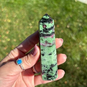 Ruby Zoisite, natural gemstones, healing crystals, meditation, love, natural gemstones, spotted crystals, large towers, yoga, gift ideas