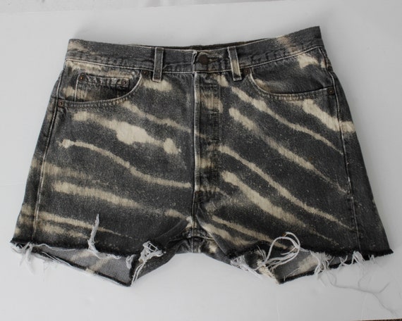 Vintage 90s Levi's Shorts Cut Off 501 Acid Wash B… - image 2