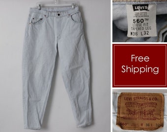 Vintage Levi's Jeans Levi 560 White Blue Loose Fit 33 x 31 Jean Denim Mom - Retro 90's Men's Women's Made in the USA