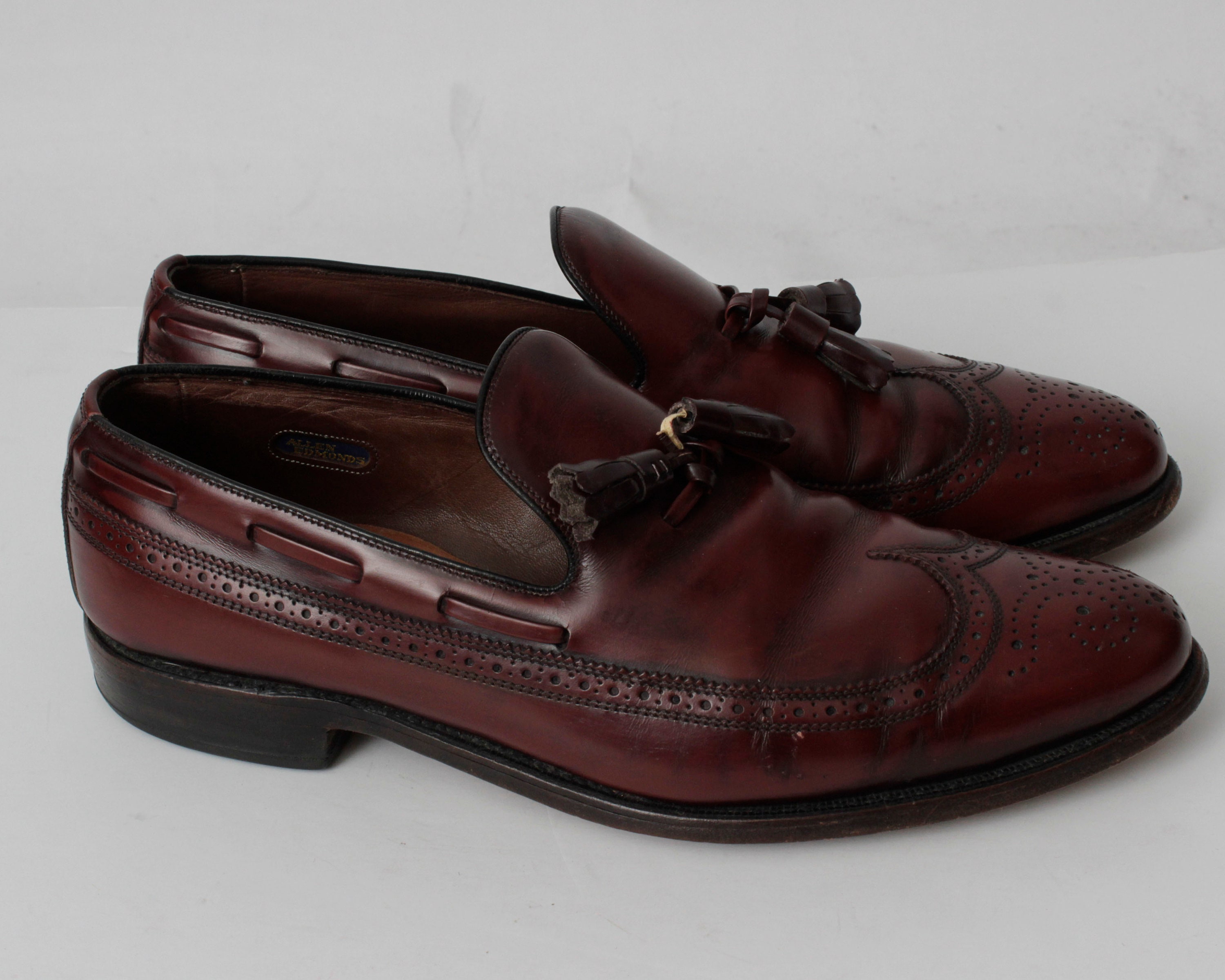 Allen Edmonds Berwick Burgundy Leather Tasseled Wingtip Loafers‎ Mens Size 9.5 Allen Edmonds Barwick Wingtip Tassel Loafers - Black - 9.5 D main image 2