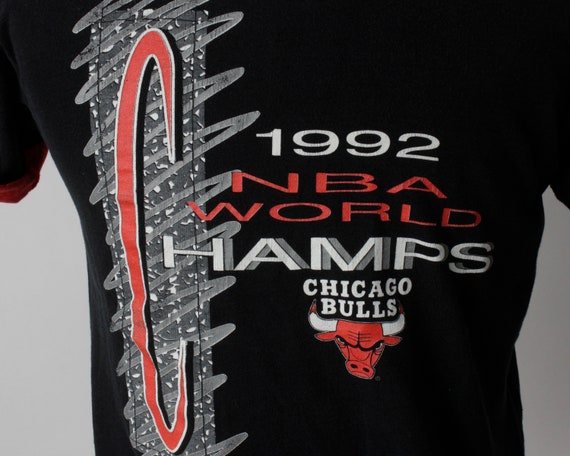 Vintage 90s Bulls TShirt T Shirt Tee Chicago Mich… - image 4