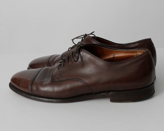 Vintage 90s Alden Shoes Men display picture 2