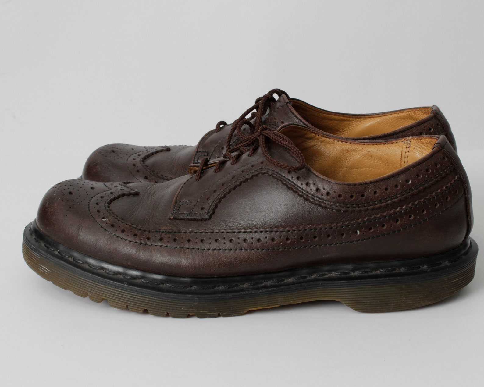 doc martin wingtip
