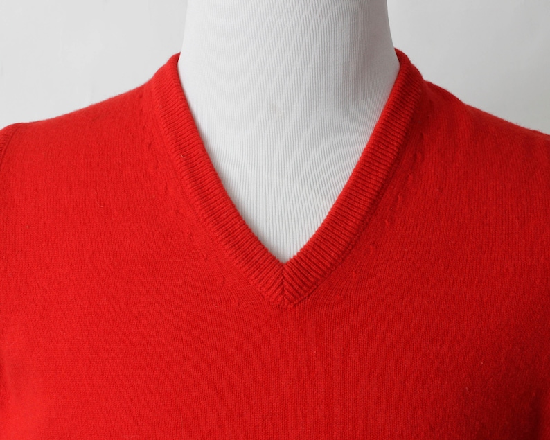 70/'s Retro Medium M Red Made in USA Vintage Men/'s Sweater Vest Lord Jeff Wool Lambswool