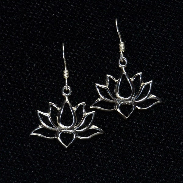Vintage Lotus Leaf Alloy Bead Tassel Earrings