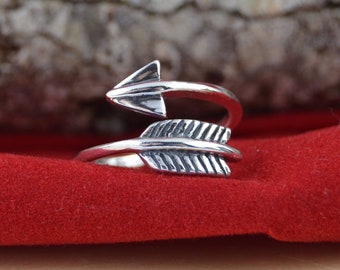 Sterling Silver wrap style slightly adjustable arrow ring sizes 6, 7, 8, 9