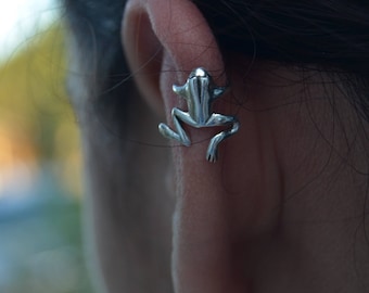 Stunning sterling silver frog cuff earring