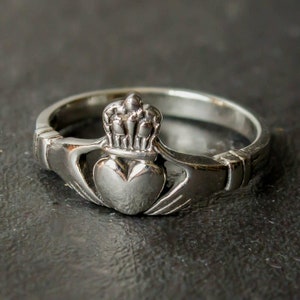 Sterling Silver Claddagh Ring Irish Promise Ring Love Ring Size 5-13 image 2