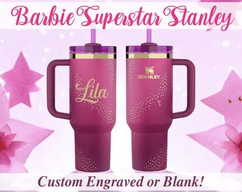 Stanley x Barbie 70s Superstar (40 oz) Quencher | Op maat gegraveerde roze beker | Gepersonaliseerde cadeaus voor haar | Authentieke Limited Edition HTF