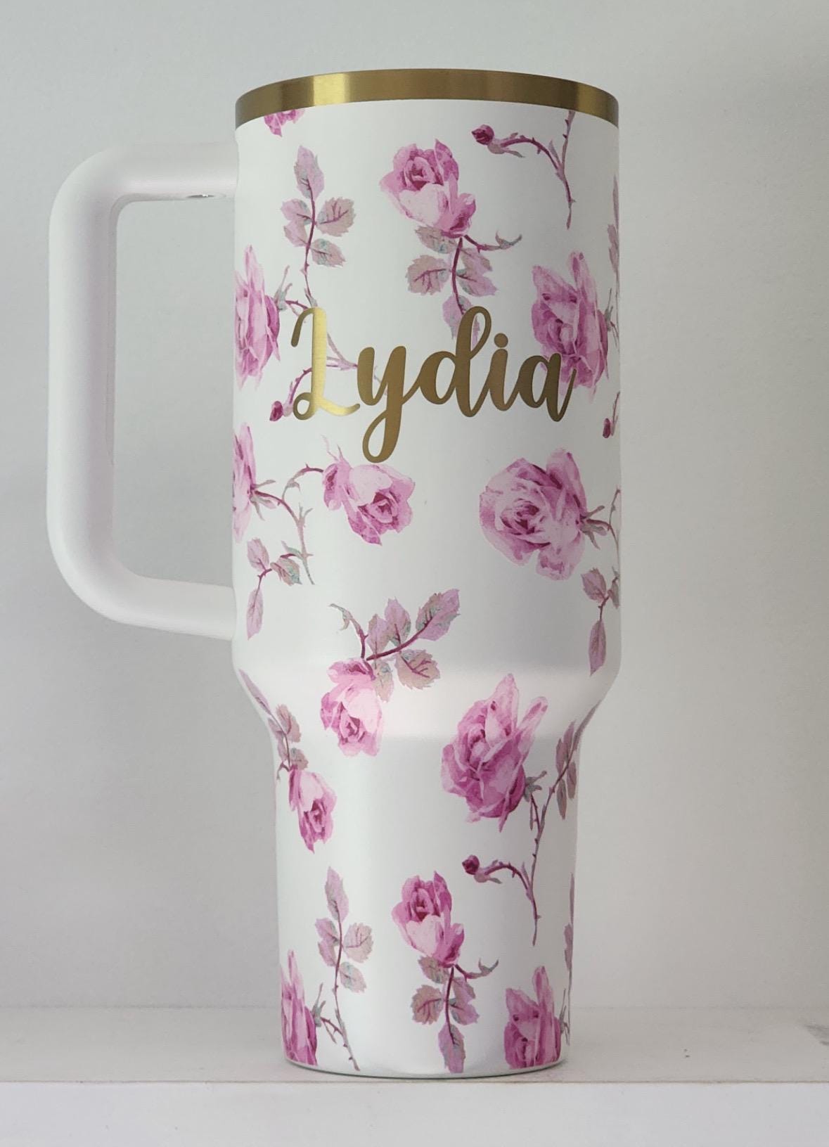 Stanley x LoveShackFancy 40オンス クエンチャー カスタム彫刻花柄