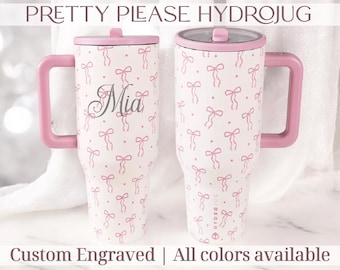 Tazza da viaggio Pretty Please Hydrojug da 40 oz con fiocco rosa Coquette inciso personalizzato, regalo personalizzato Chantilly, nome personalizzato Wild Rose