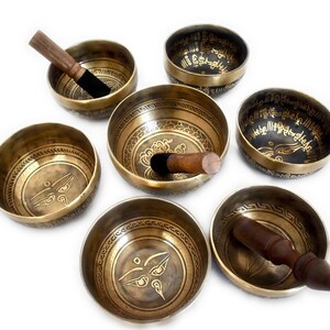 7-Piece Singing Bowl Set for Yoga & Meditation – Carved Mantras and Tantra Mandala – Sound Healing and Vibrational Therapy Tools