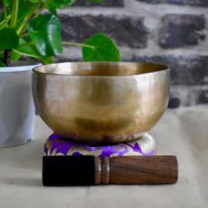 6&quot; Sound Therapy Grade Singing Bowl || Hand-hammered and Handmade in Nepal || Free Delivery || Tibetan Singing Bowls
