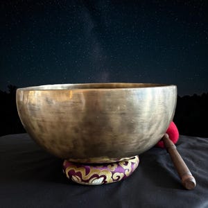 Hand Hammered Tibetan Singing Bowl | 11 inch, Deep Resonance