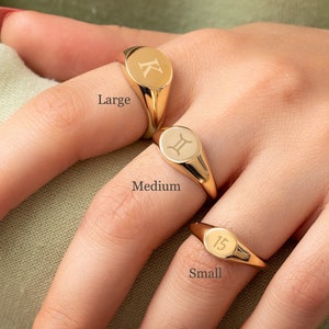 Custom Initial Engraved Signet Ring in 14K 18K Solid Gold, Personalize Letter Signet Circle Gold Ring Available in Gold Rose and White Gold