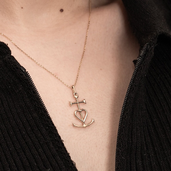 Camargue korshänge i 14K eller 18K massivt guld, ankare kors nautisk halsband sjöman halsband är en utmärkt present till henne present till honom