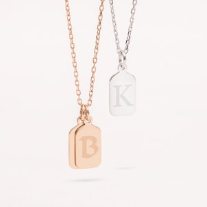 Collar personalizado con placa de barra pequeña en oro macizo de 14k y 18k, con barras verticales, iniciales personalizadas, nombre y letras grabadas, colgante minimalista, regalo para mamá.