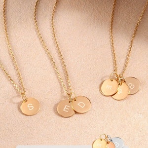 Collar de disco inicial minimalista de oro macizo de 14 quilates, colgante personalizado con letra minúscula o mayúscula delicada, collar con dije de disco con letra de madre.