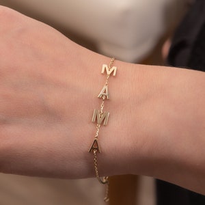Pulsera personalizada con nombre y letras en oro de 14 k, delicada pulsera de cadena de una sola fila con 1, 2, 3, 4 y 5 letras, un gran regalo para ella. Regalo de dama de honor