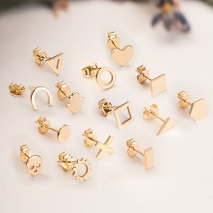 Boucles d'oreilles géométriques délicates en or massif 14 carats 18 carats, petites boucles d'oreilles minimalistes en or, mini boucles d'oreilles géométriques, cadeau de fête des mères