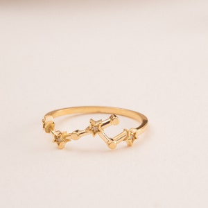 Bague diamant zodiaque délicate pour femme en or massif 14 carats 18 carats Bague constellation personnalisée Bague astrologie étoile anniversaire Bague pour tous les jours