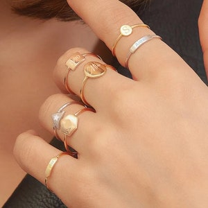 Anillo de oro real con declaración personalizada, anillo de inicial grabado personalizado en oro macizo de 14 k, anillo de oro con coordenadas, anillo de sello geométrico, regalo para