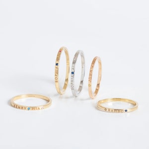 Anillo de piedra natal personalizado de 1,5 mm de grosor - Oro macizo de 14 quilates, con nombre personalizado y fecha grabada, ideal como regalo para ella o él, disponible en oro amarillo, rosa o blanco.