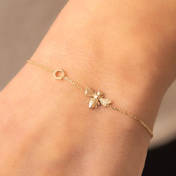 14K 18K Gold Bee Bracelet With Single Honeycomb, Dainty Bumblebee Bracelet with Hexagon, Gold Honey Bee Bracelet Gift for Mom Gift for Her