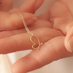 14k 18k Solid Gold Butterfly Diamond Necklace, Diamond Butterfly Pendant Necklace, Dainty Gold Butterfly Necklace is a Great Gift For Her