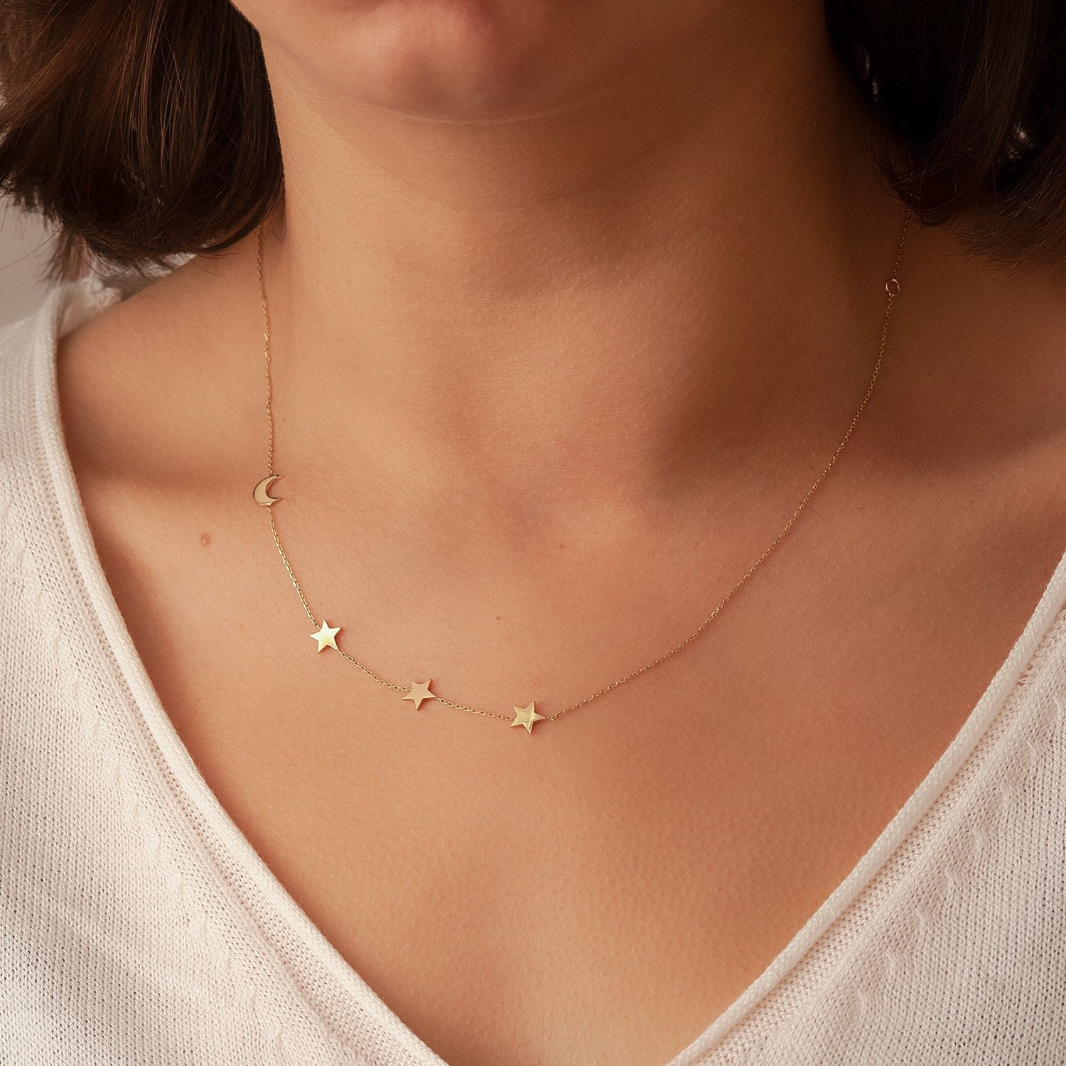 14K Yellow Gold #1 Aunt Pendant on an Adjustable 14K Yellow Gold Chain Necklace 14K Yellow Gold #1 Aunt Pendant on an Adjustable 14K Yellow Gold Chain Necklace