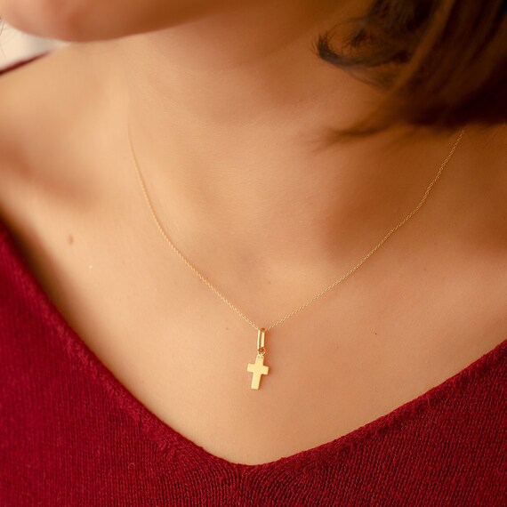 Small cross outlet choker necklace