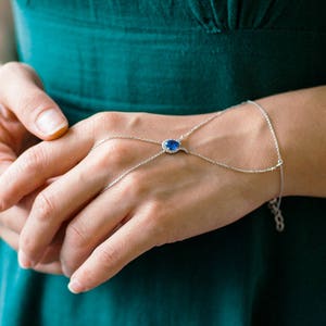 Gold Hand Ring Bracelet, Elegant 14k 18k Gold Sahmeran Cable Chain Slave Bracelet, Tulip Charm Handlet jewelry, Hand Chain Bracelet for Her