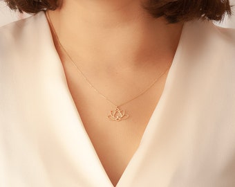 14k massivt guld Lotus diamanthalsband, diamant Lotus blommig halsband, Elegant guld Lotus yogahalsband. Diamant guld blommig halsband