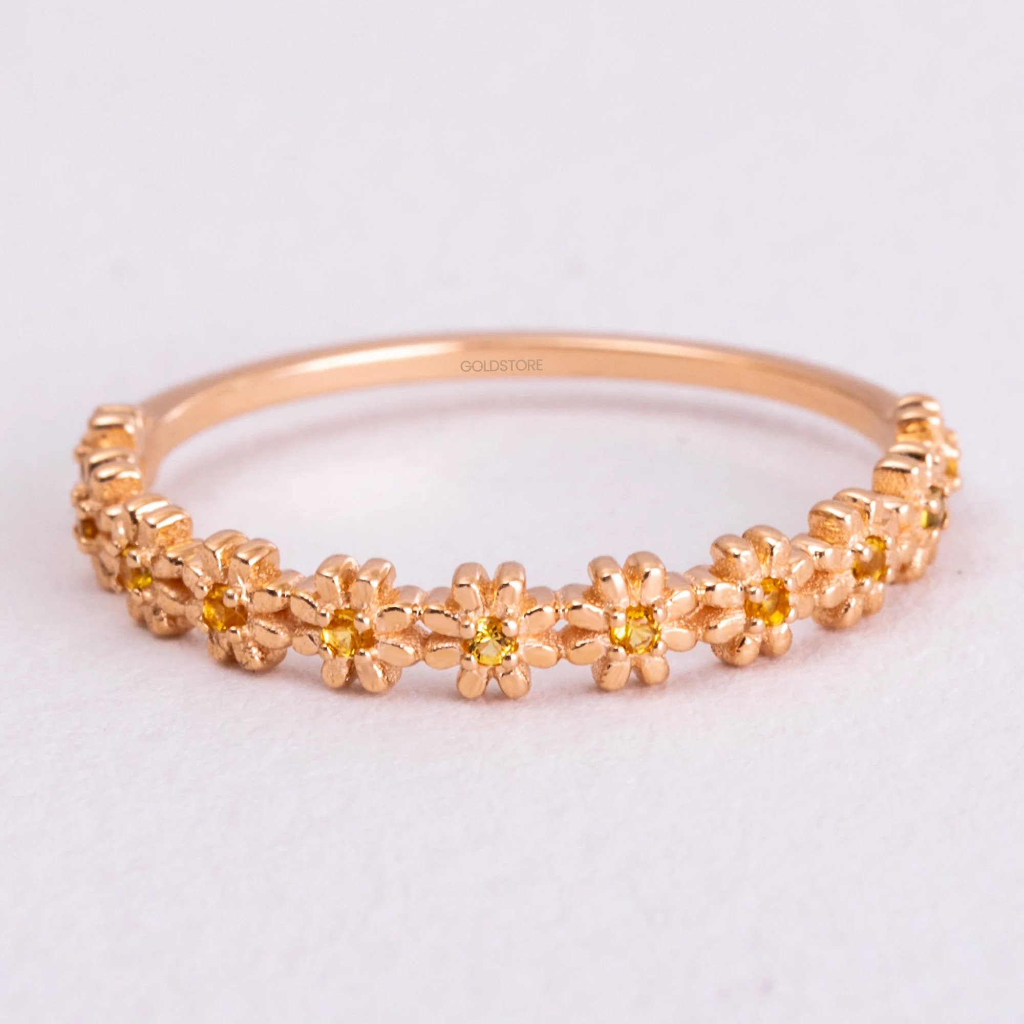 14K Gold Cubic Zirconia Daisy Pendant Necklace