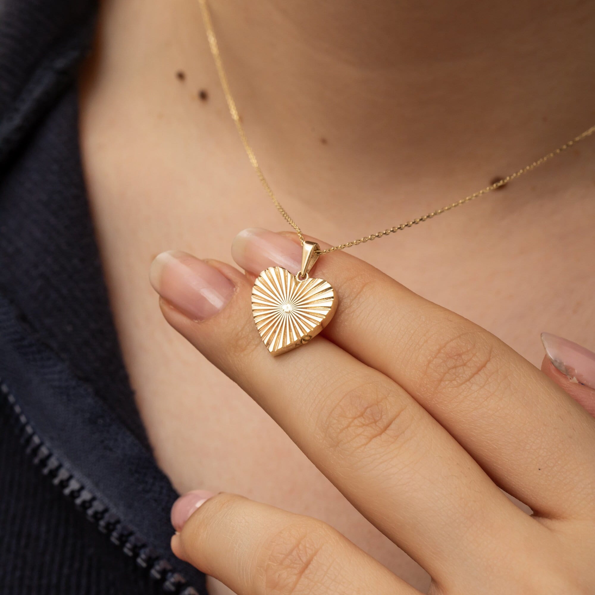 Personalized Cremation Urn Pendant Necklace in 10K 14K 18K Solid Gold Starburst Heart Ashes Holder Charm Sunburst Sunshine Memorial Necklace