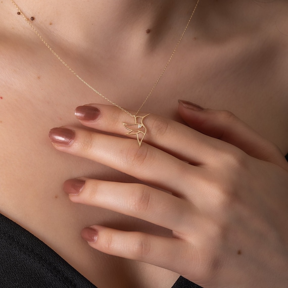 14k 18k Solid Gold Diamond Hummingbird Necklace Dainty Hummingbird Necklace Bird Jewelry Animal Lover Wedding Gift Pendant Necklace