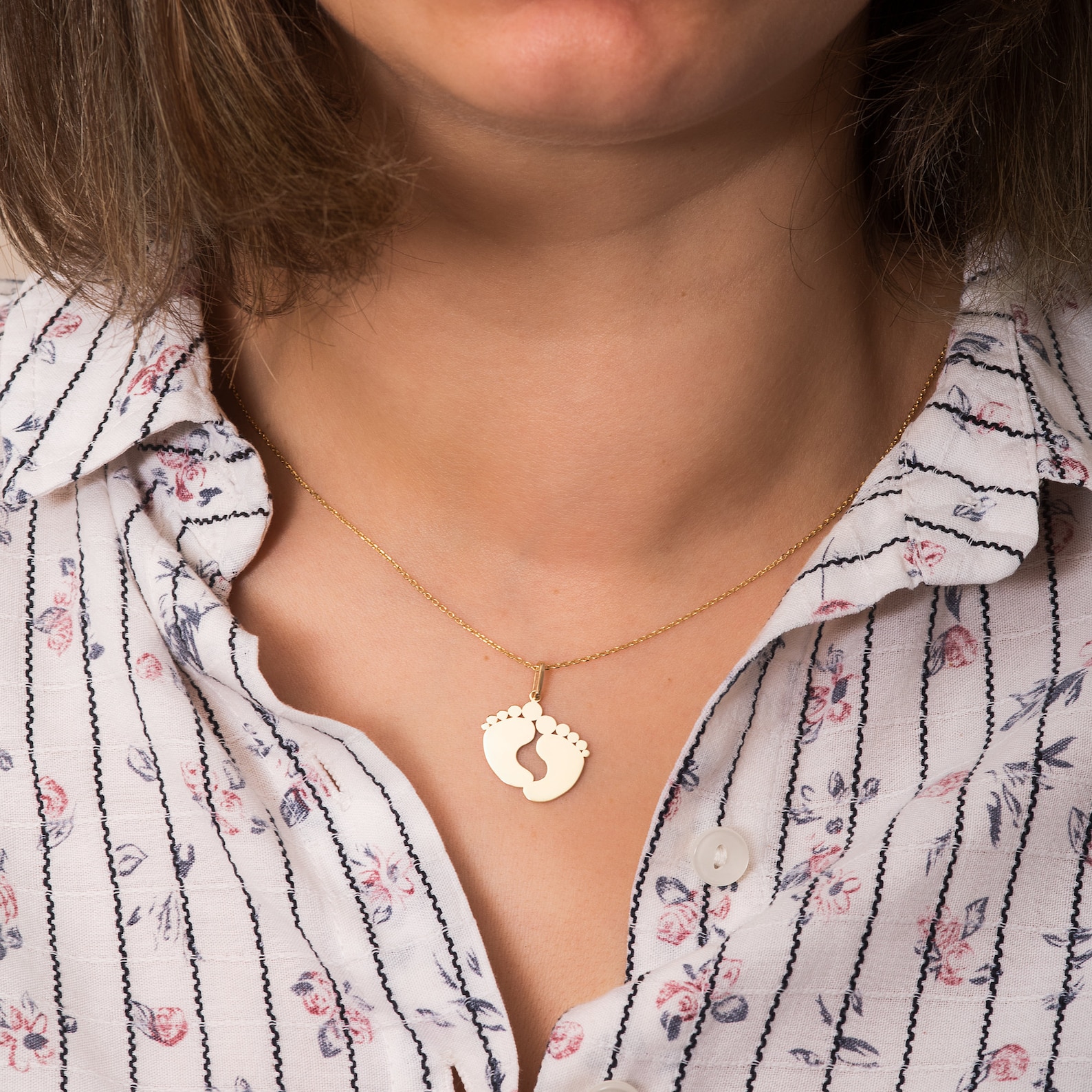 14k 18k Solid Engraved Baby Feet Necklace Custom Name Date Etsy