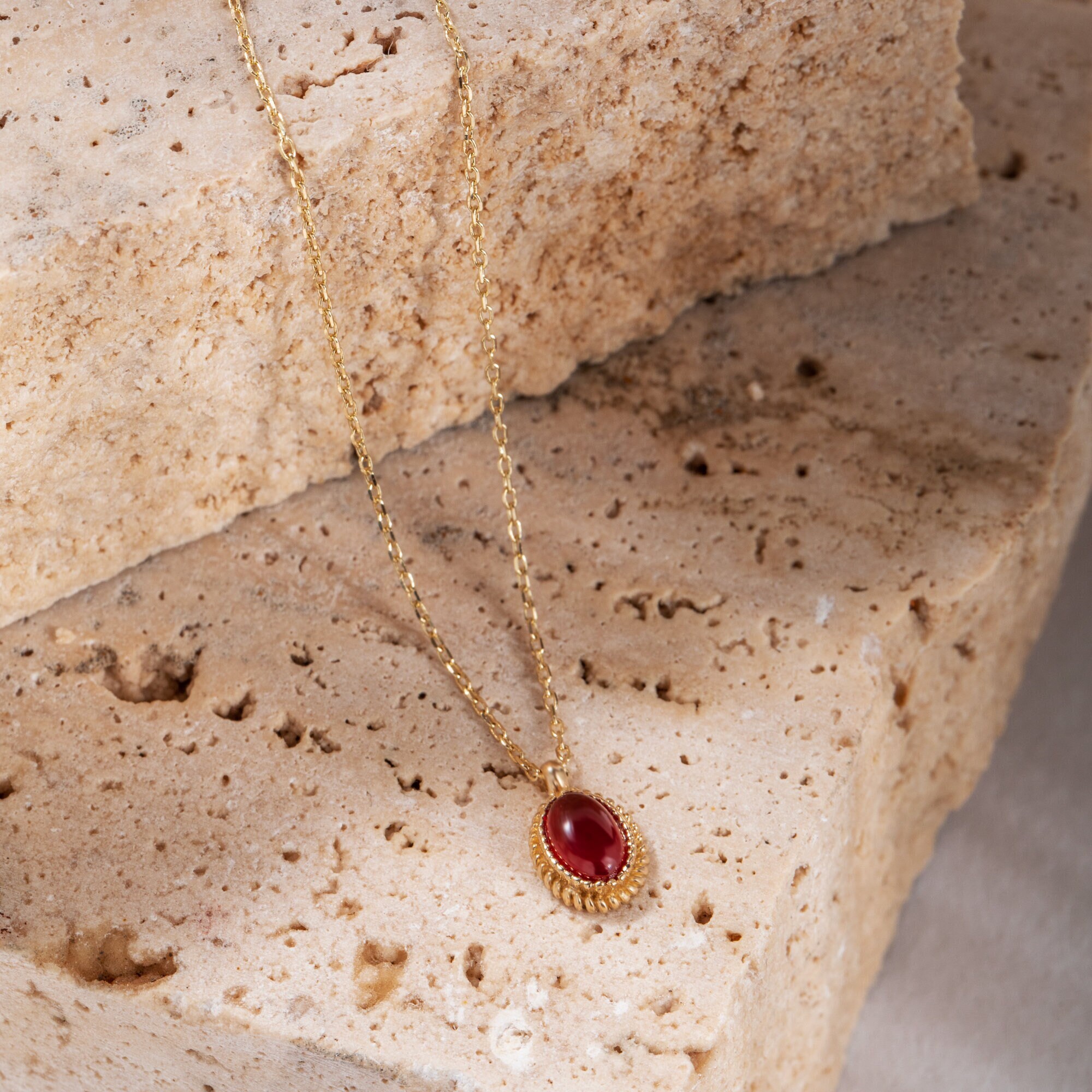 Red agate pendant new arrivals