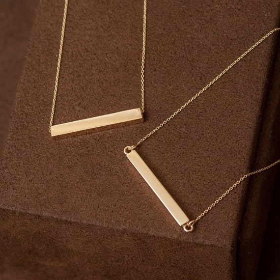 Personalized horizontal bar necklace top